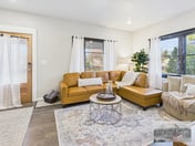 Historic Albany Downtown House with 5 bedrooms, KING beds