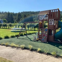 More Space 2 units at same location w AC! Retreat