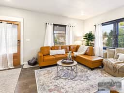 AC! Boho Revival w/Modern Glam! PNW! Albany dwntn- King Beds - Image 2