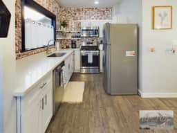 Downtown Classic Home in Historic Albany, Sleeps 24! King Beds AC - Image 3