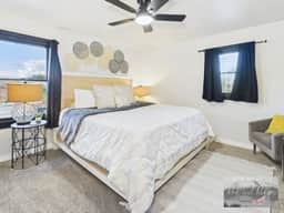 Historic Albany Downtown House with 5 bedrooms, KING beds - Image 3