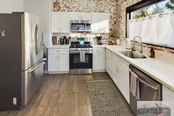 Downtown Classic Home in Historic Albany, Sleeps 24! King Beds AC - Image 1