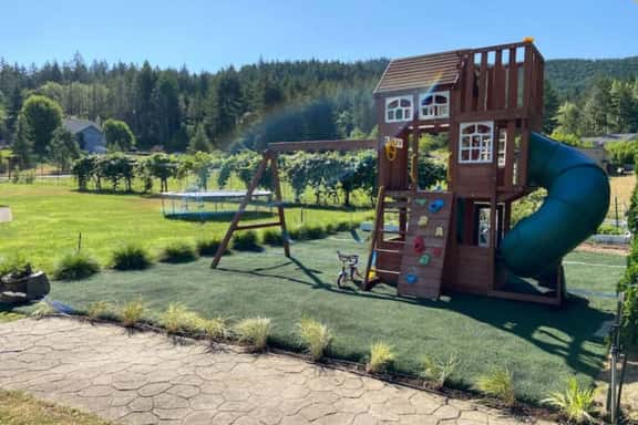 More Space 2 units at same location w AC! Retreat - Image 1