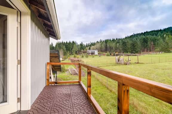 PNW Scenic Loft , KING bed, Kitchenette, Close to OSU - Image 1