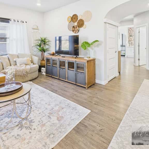AC! Boho Revival w/Modern Glam! PNW! Albany dwntn- King Beds - Image 1