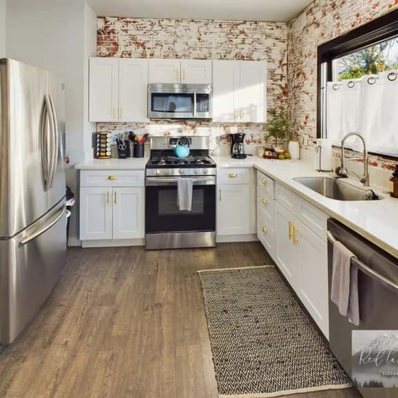 Downtown Classic Home in Historic Albany, Sleeps 24! King Beds AC - Image 1