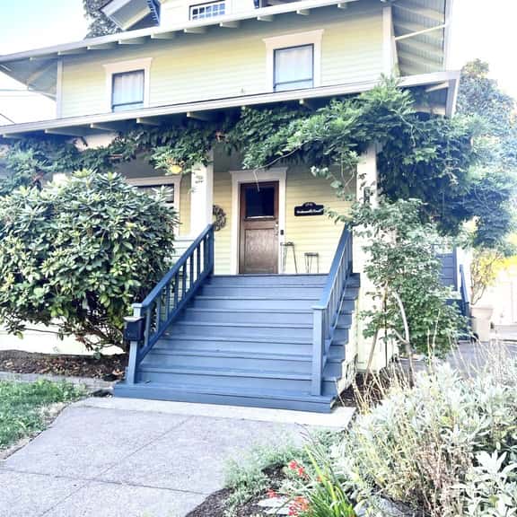 Historic Monteith Entertainer | KING Beds • Pool Table • Historic Charm - Image 1