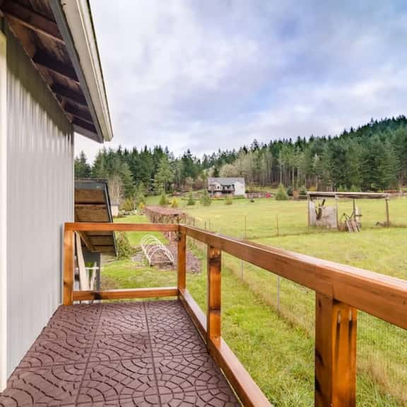 PNW Scenic Loft , KING bed, Kitchenette, Close to OSU - Image 1