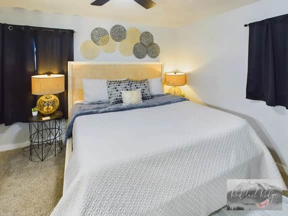 Downtown Classic Home in Historic Albany, Sleeps 24! King Beds AC - Image 2