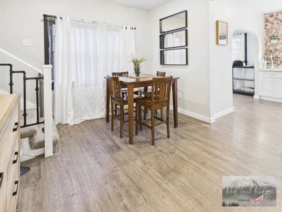 Historic Albany Downtown House with 5 bedrooms, KING beds - Image 4