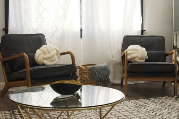 KING Bed~Vintage/Modern beauty! Downtown Historical PNW~AC - Image 5
