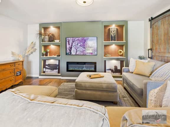 More Space 2 units at same location w AC! Retreat - Image 3